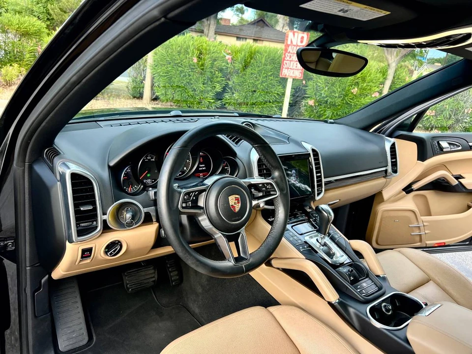2016 Porsche 958 Cayenne - Image 11 of 24