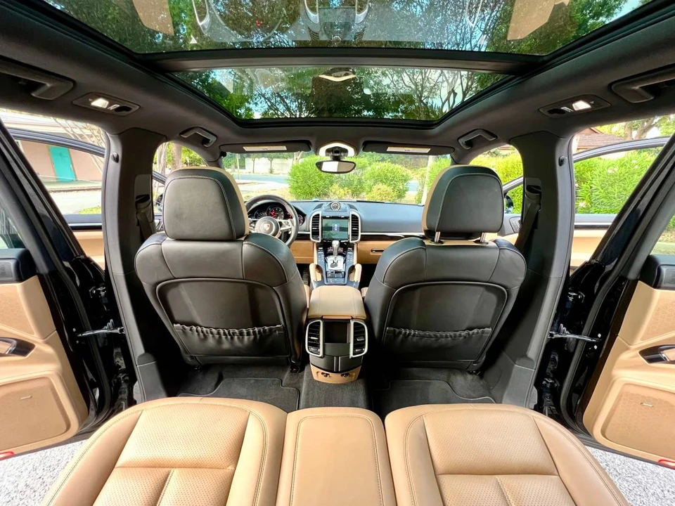 2016 Porsche 958 Cayenne - Image 9 of 24