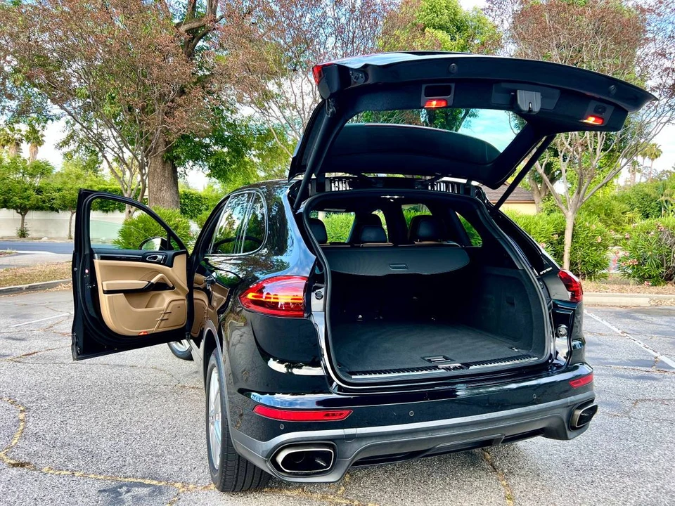 2016 Porsche 958 Cayenne - Image 8 of 24