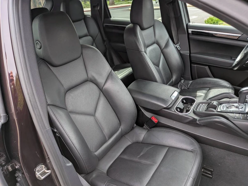 2016 Porsche 958 Cayenne - Image 9 of 14