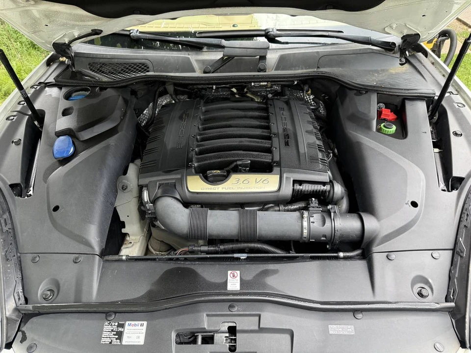2016 Porsche 958 Cayenne - Image 4 of 11