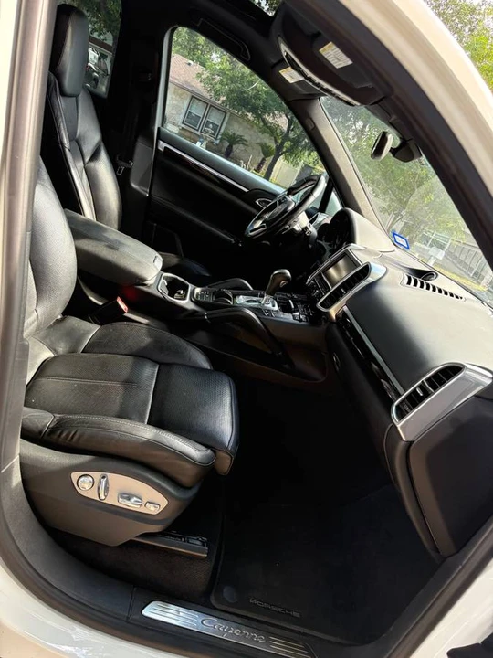 2016 Porsche 958 Cayenne - Image 13 of 17