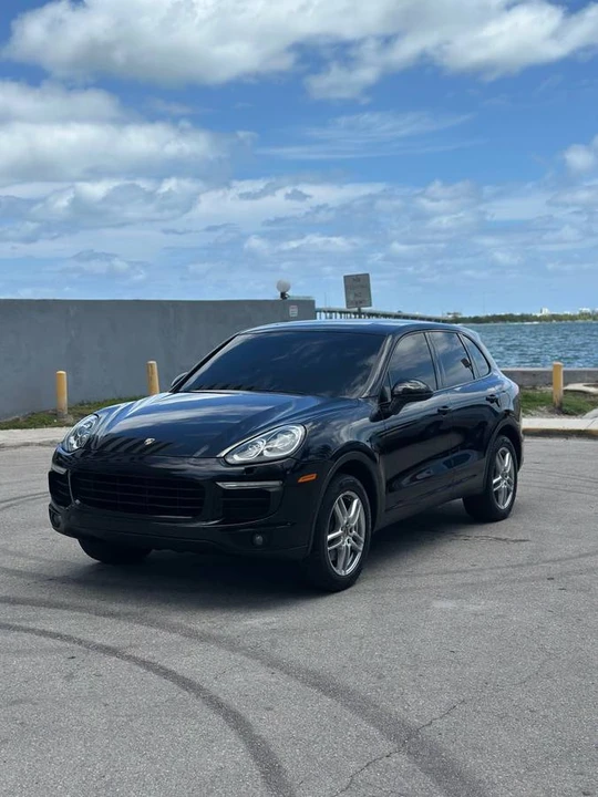 2016 Porsche 958 Cayenne - Image 2 of 10