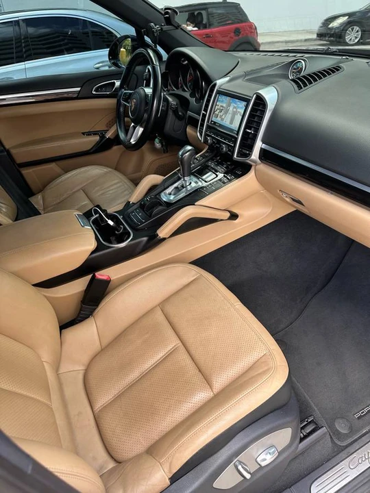 2016 Porsche 958 Cayenne - Image 9 of 10