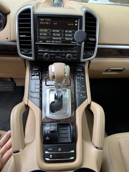 2016 Porsche 958 Cayenne - Image 8 of 11