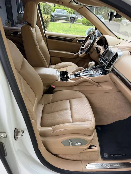 2016 Porsche 958 Cayenne - Image 10 of 11
