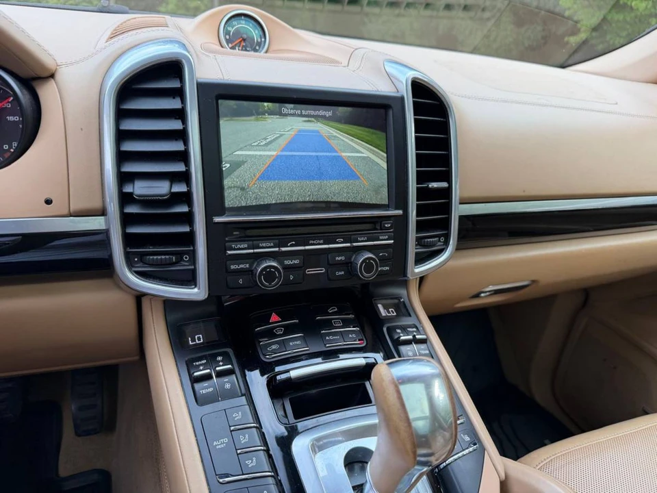 2016 Porsche 958 Cayenne - Image 16 of 19