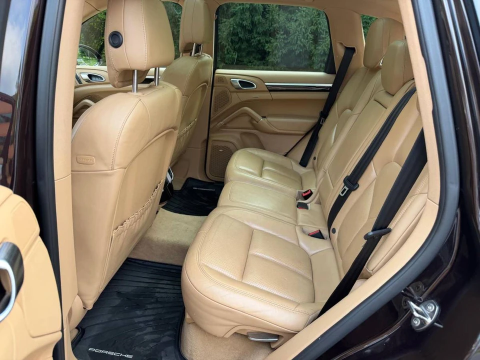 2016 Porsche 958 Cayenne - Image 14 of 19