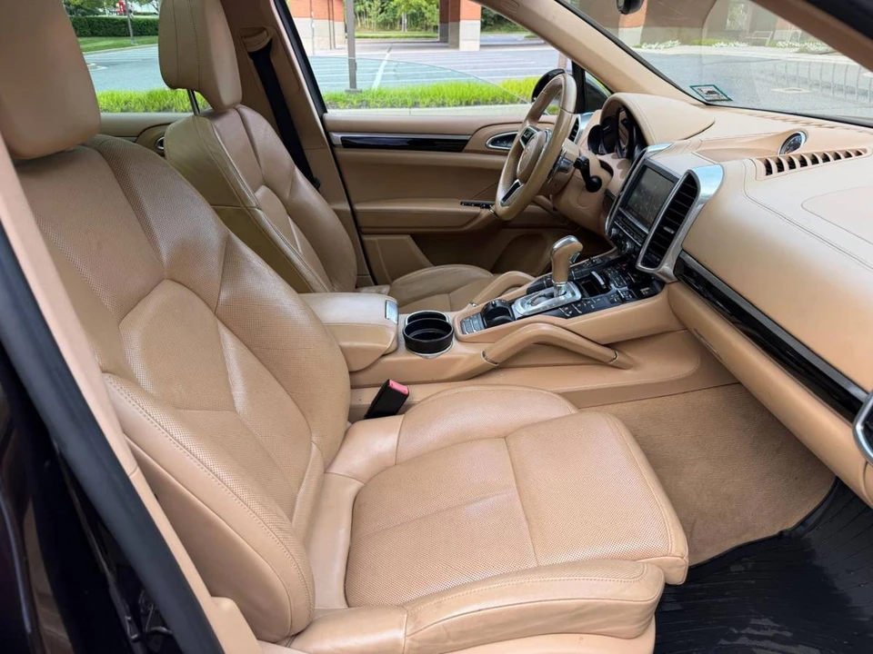 2016 Porsche 958 Cayenne - Image 12 of 19