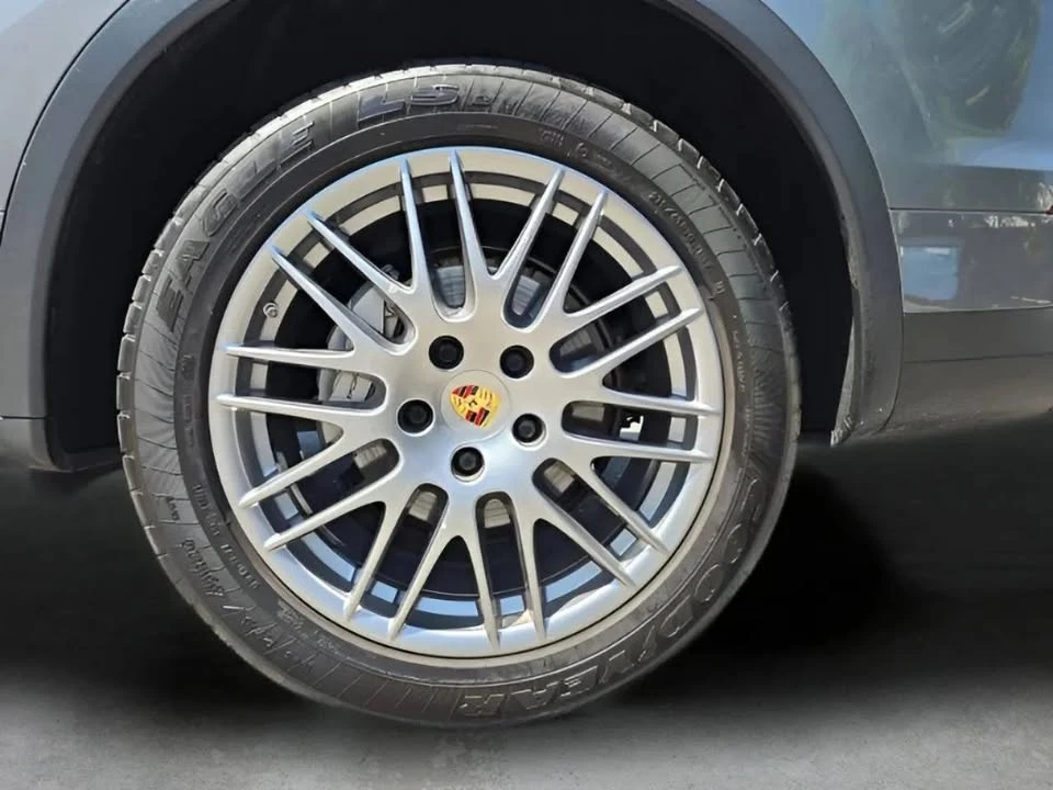 2016 Porsche 958 Cayenne - Image 13 of 20