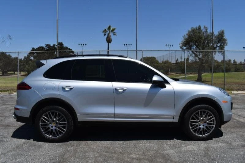 2016 Porsche 958 Cayenne - Image 8 of 20