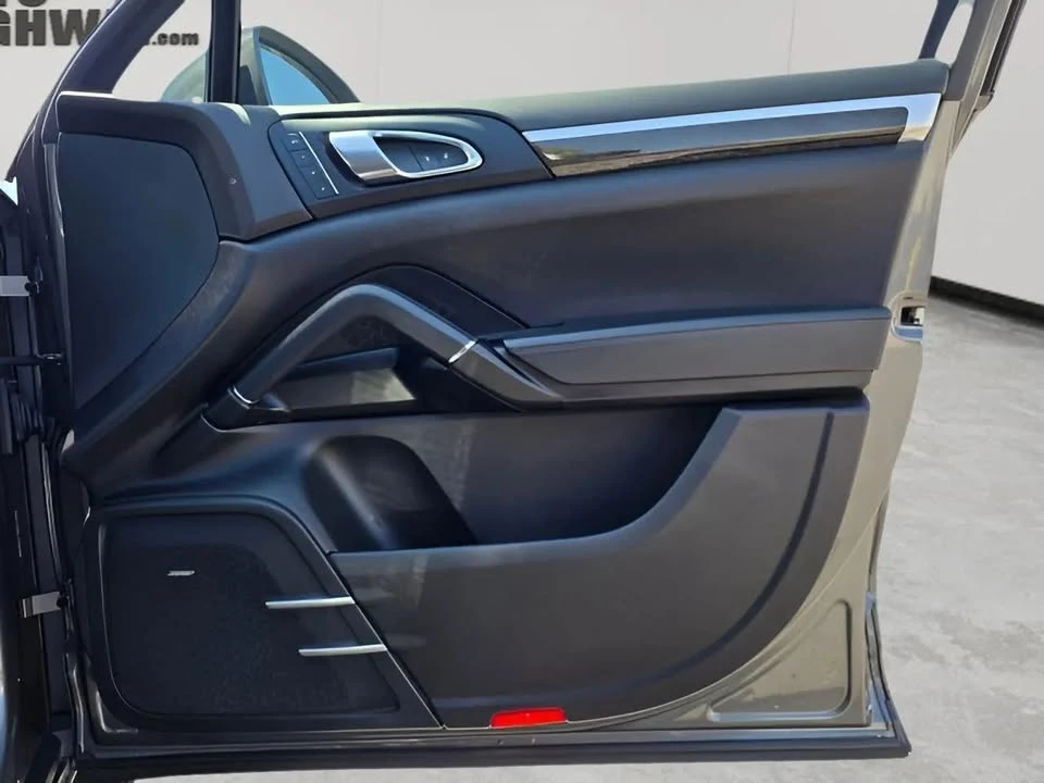 2016 Porsche 958 Cayenne - Image 15 of 20