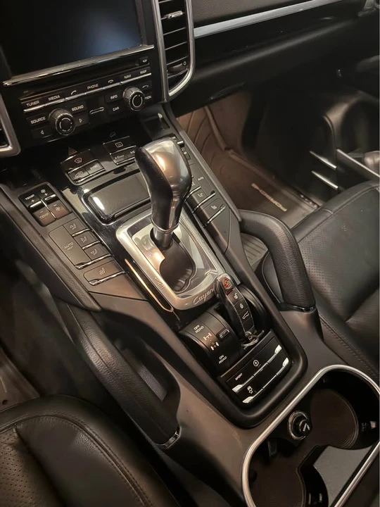 2016 Porsche 958 Cayenne - Image 3 of 8