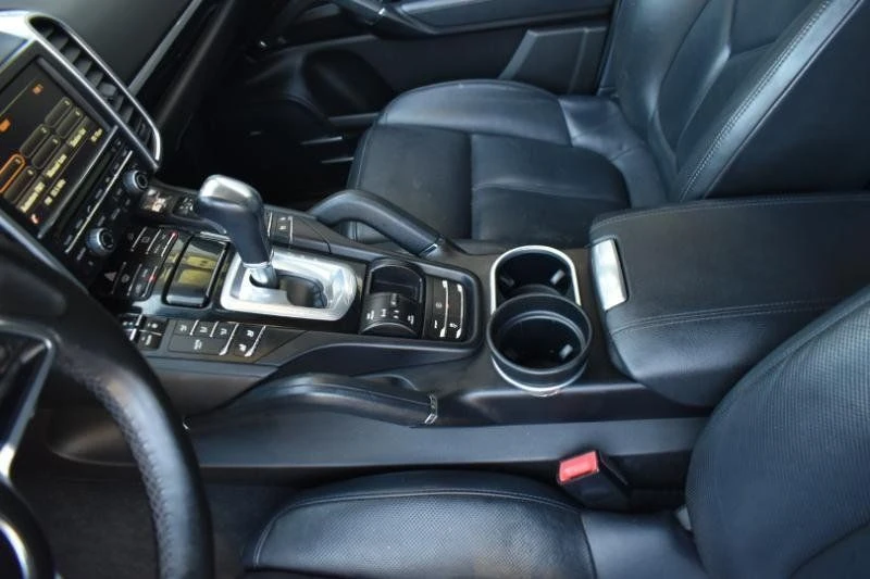 2016 Porsche 958 Cayenne - Image 5 of 20