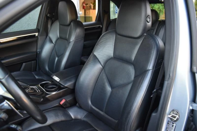 2016 Porsche 958 Cayenne - Image 10 of 20