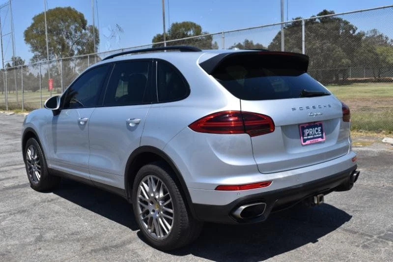 2016 Porsche 958 Cayenne - Image 7 of 20