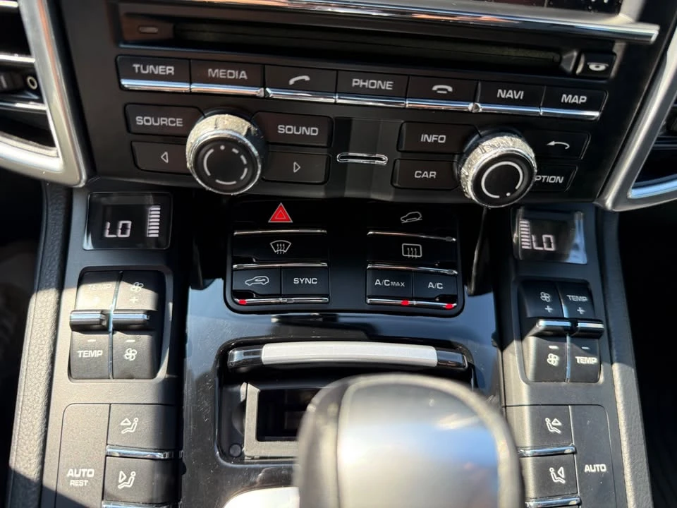 2016 Porsche 958 Cayenne - Image 12 of 20