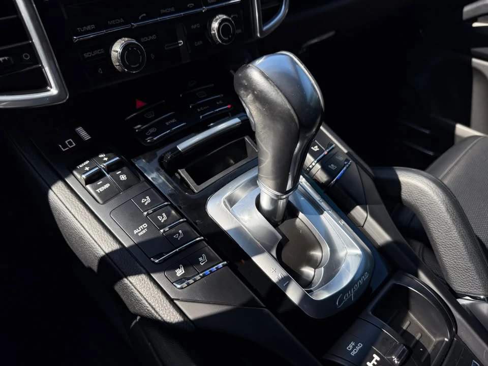 2016 Porsche 958 Cayenne - Image 11 of 20