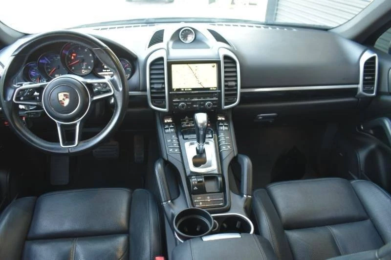 2016 Porsche 958 Cayenne - Image 12 of 20