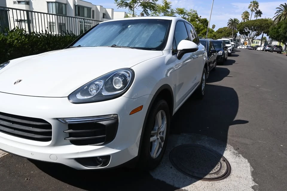 2016 Porsche 958 Cayenne - Image 3 of 11