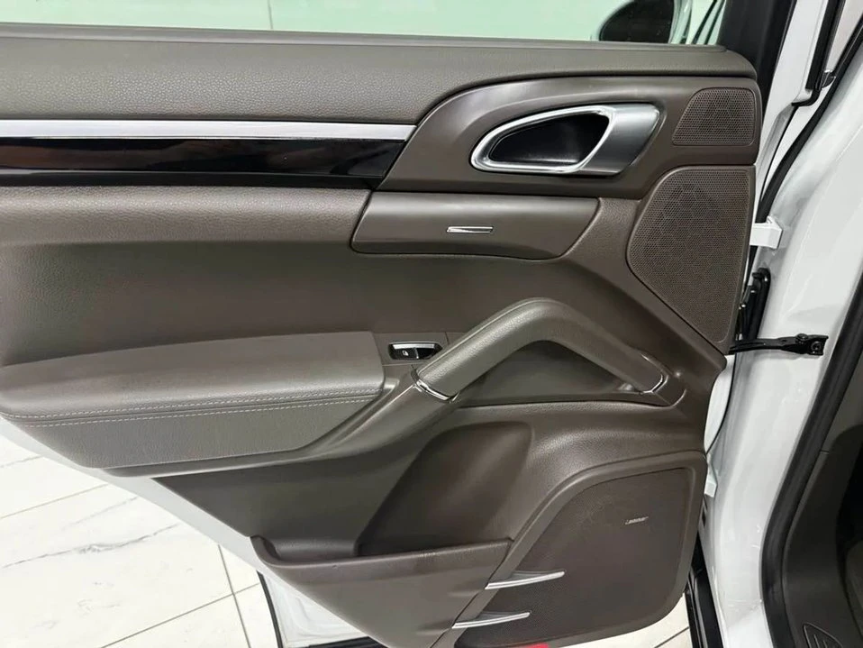 2016 Porsche 958 Cayenne - Image 17 of 20