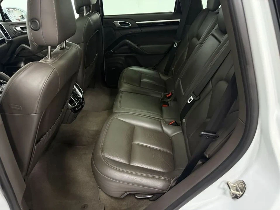2016 Porsche 958 Cayenne - Image 19 of 20
