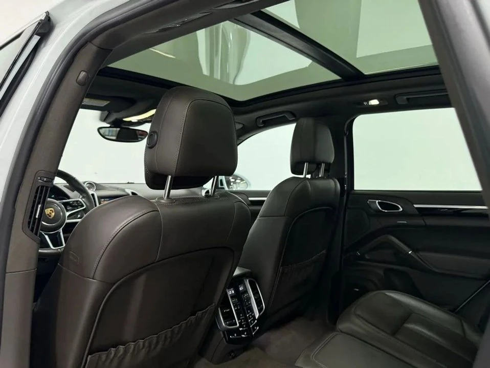 2016 Porsche 958 Cayenne - Image 18 of 20