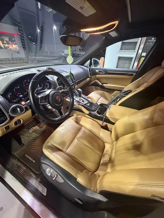 2016 Porsche 958 Cayenne - Image 8 of 10