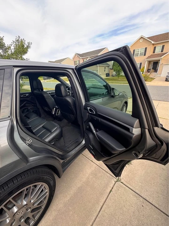 2016 Porsche 958 Cayenne - Image 14 of 17