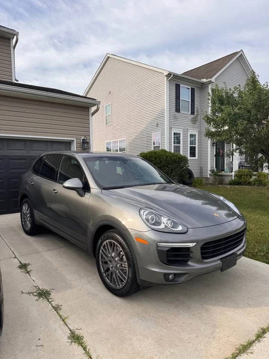 2016 Porsche 958 Cayenne - Image 2 of 17