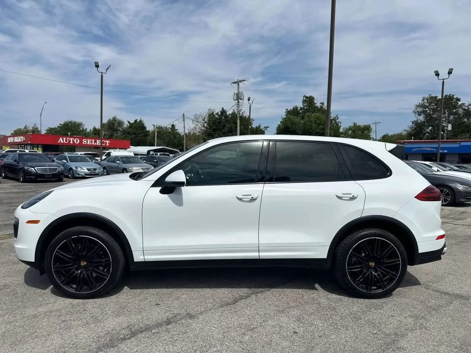 2016 Porsche 958 Cayenne - Image 9 of 20