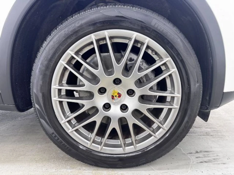 2016 Porsche 958 Cayenne - Image 14 of 20