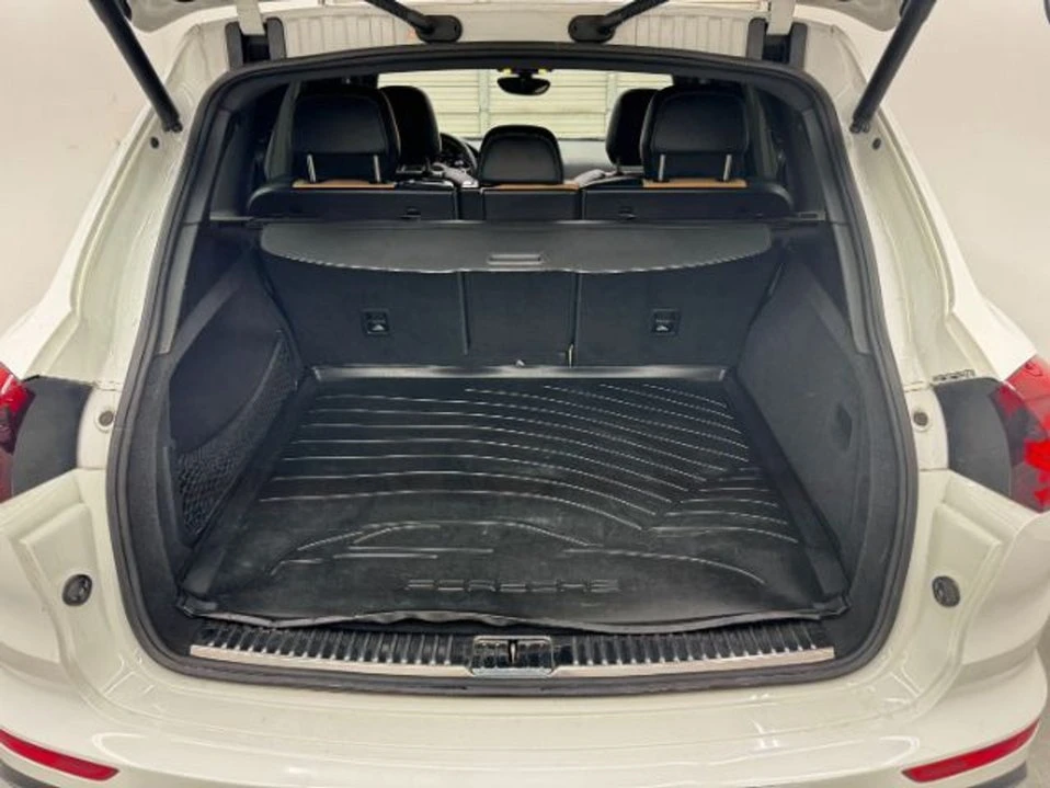 2016 Porsche 958 Cayenne - Image 7 of 20