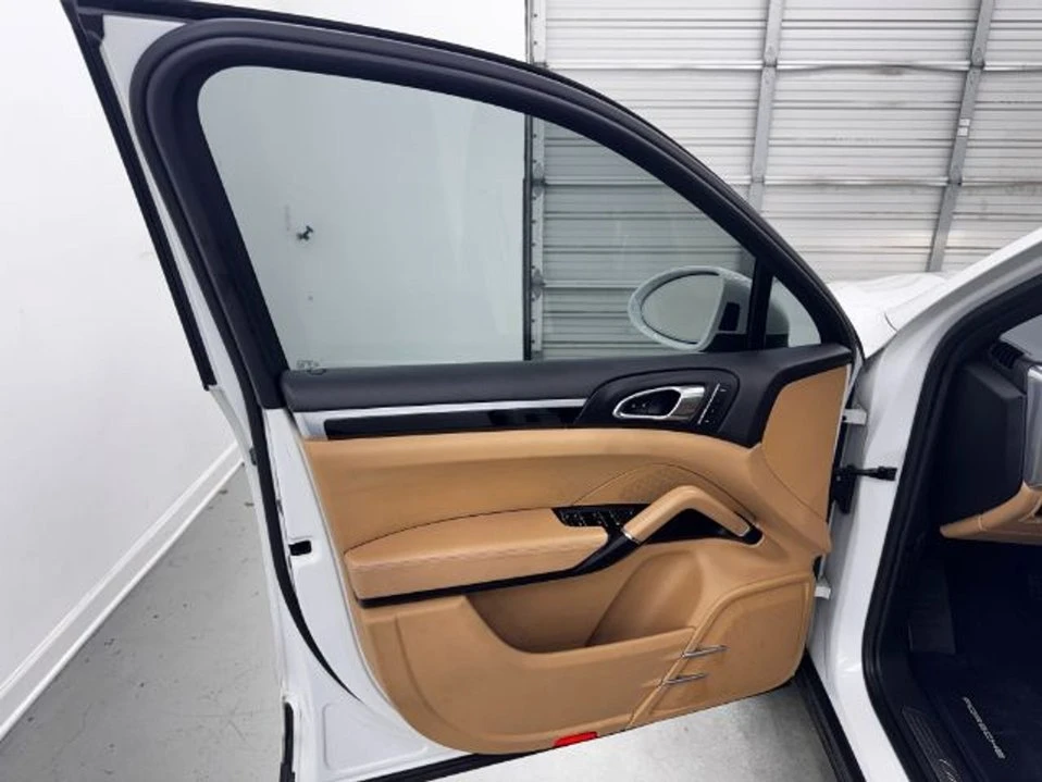2016 Porsche 958 Cayenne - Image 18 of 20