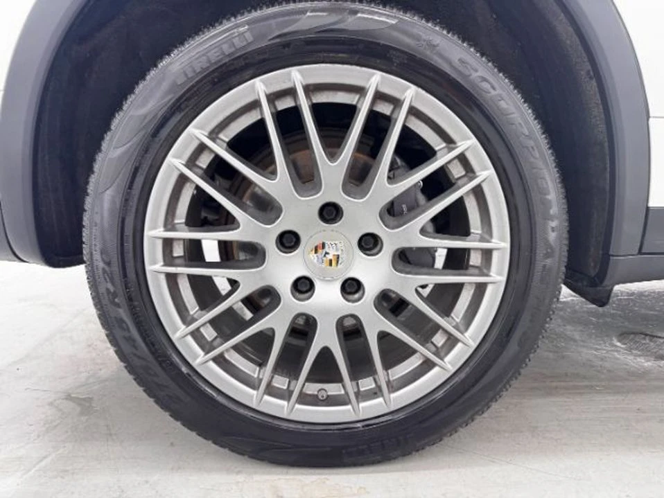 2016 Porsche 958 Cayenne - Image 15 of 20