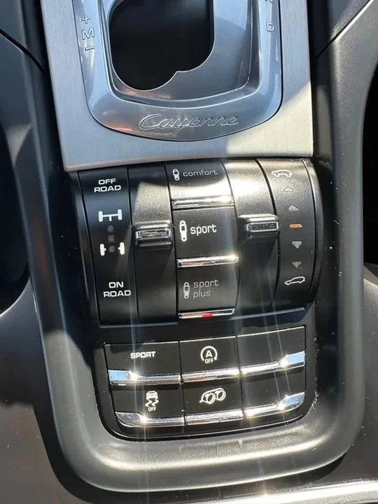 2016 Porsche 958 Cayenne - Image 17 of 17