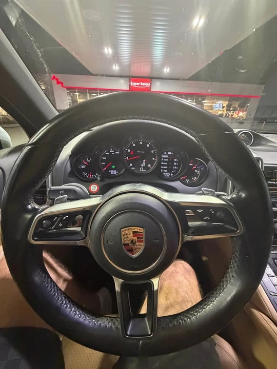 2016 Porsche 958 Cayenne - Image 9 of 10