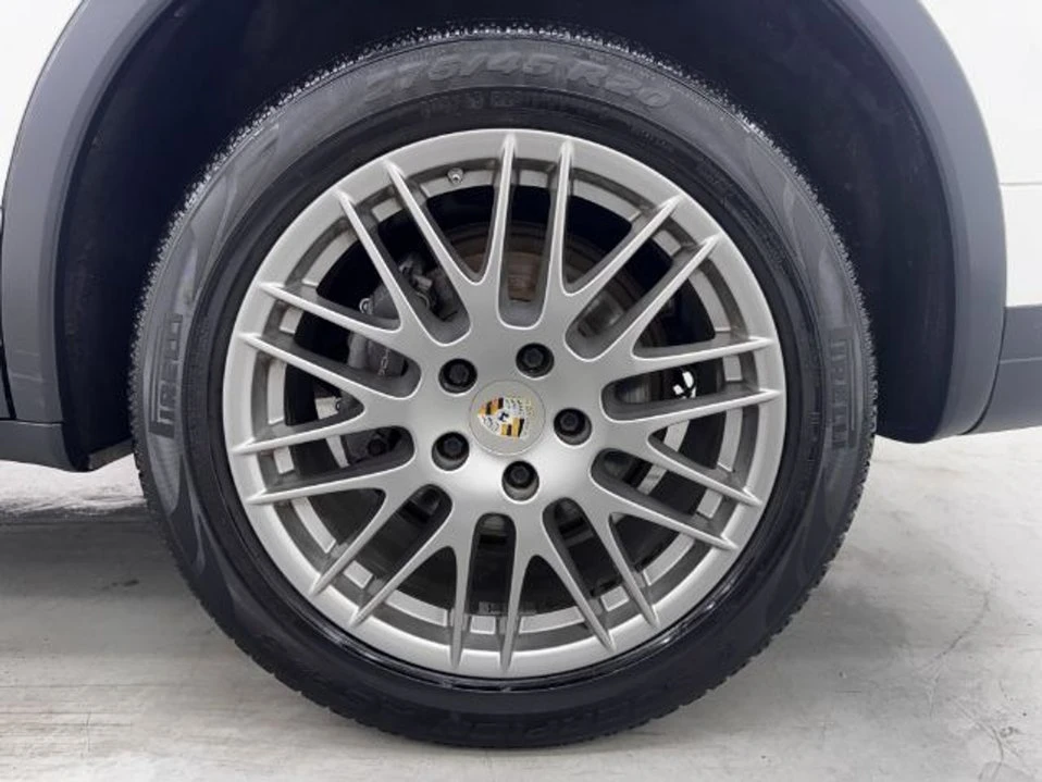 2016 Porsche 958 Cayenne - Image 16 of 20