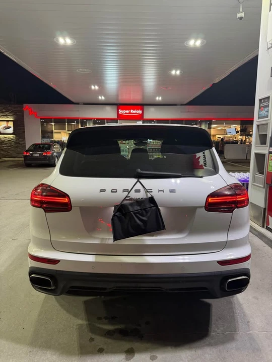2016 Porsche 958 Cayenne - Image 2 of 10