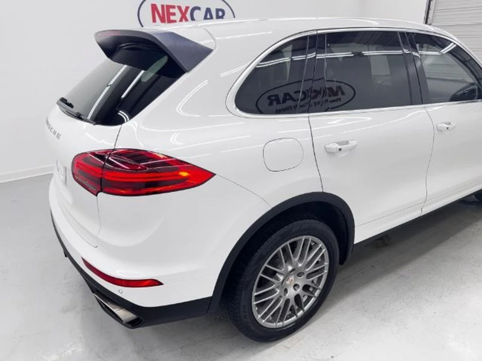 2016 Porsche 958 Cayenne - Image 10 of 20
