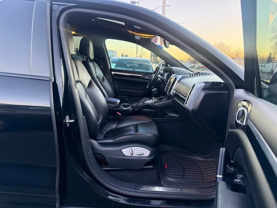 2016 Porsche 958 Cayenne - Image 14 of 20