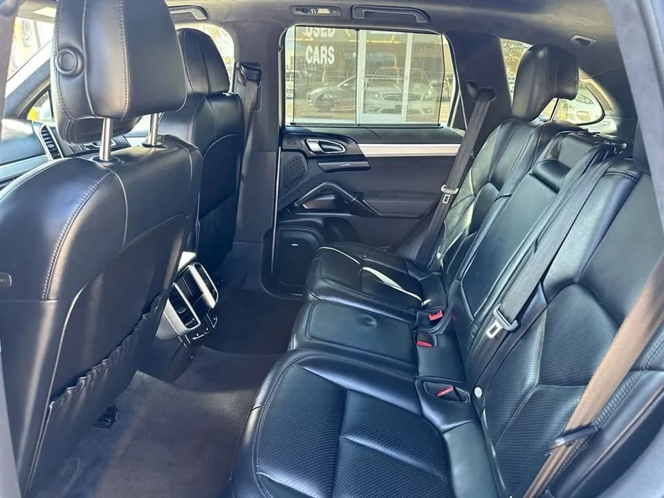 2016 Porsche 958 Cayenne - Image 10 of 17