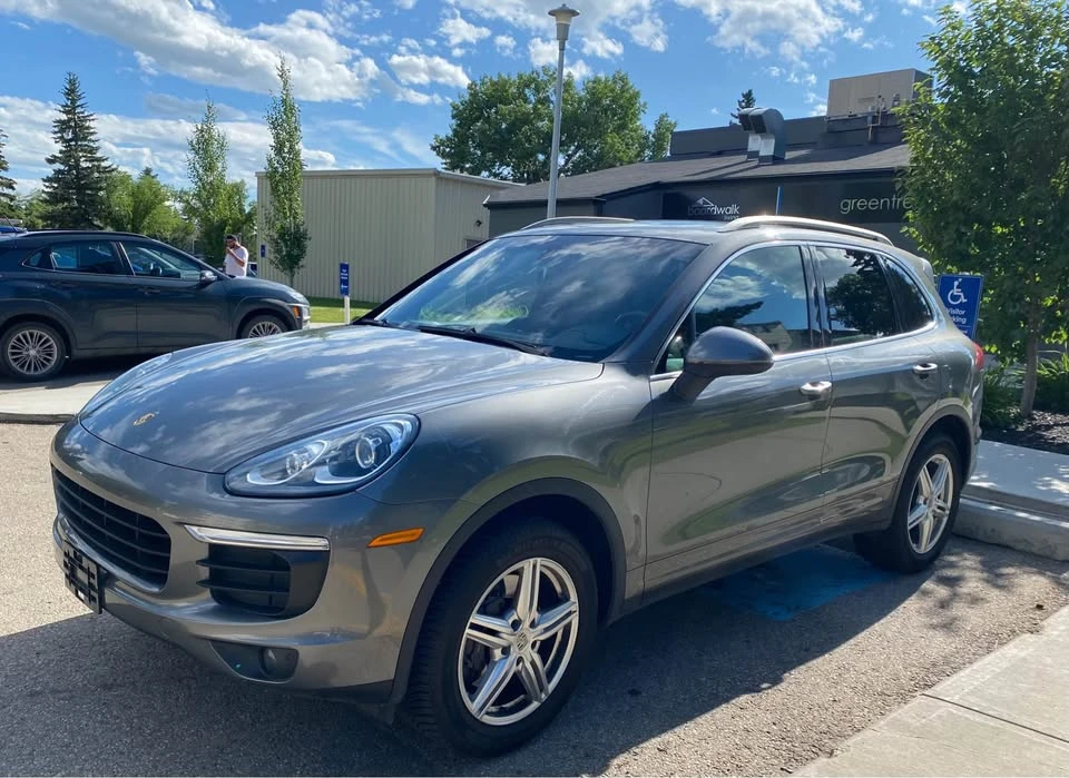 2016 Porsche 958 Cayenne - Image 2 of 8