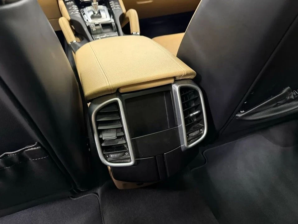 2016 Porsche 958 Cayenne - Image 11 of 20