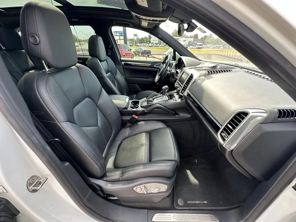 2016 Porsche 958 Cayenne - Image 13 of 20
