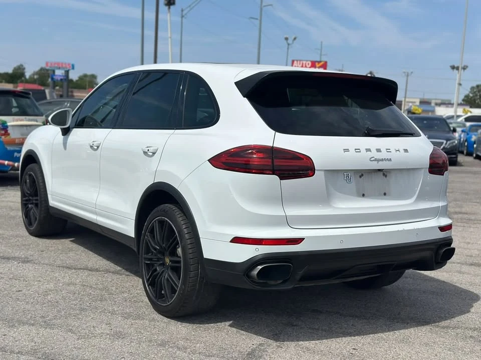 2016 Porsche 958 Cayenne - Image 8 of 20