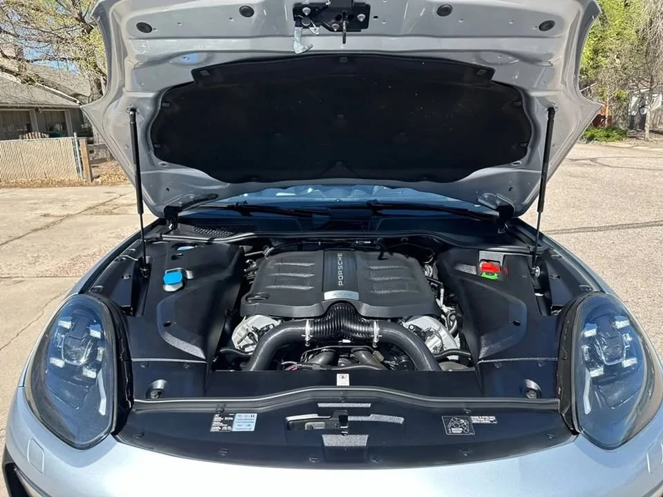 2016 Porsche 958 Cayenne - Image 16 of 17