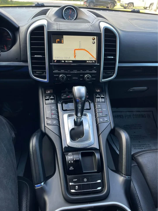 2016 Porsche 958 Cayenne - Image 14 of 16