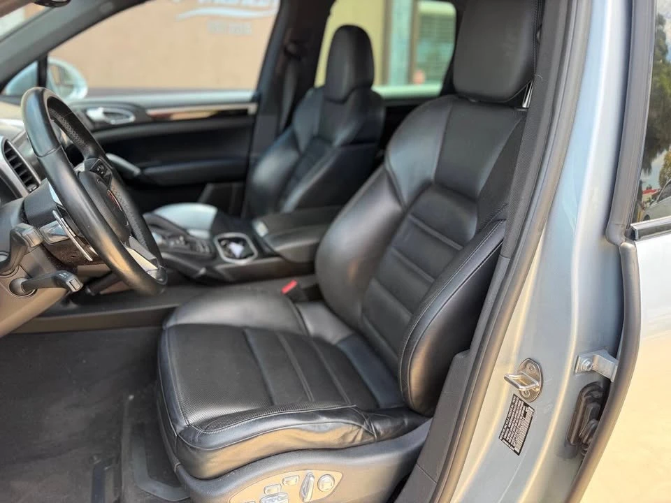 2016 Porsche 958 Cayenne - Image 13 of 20