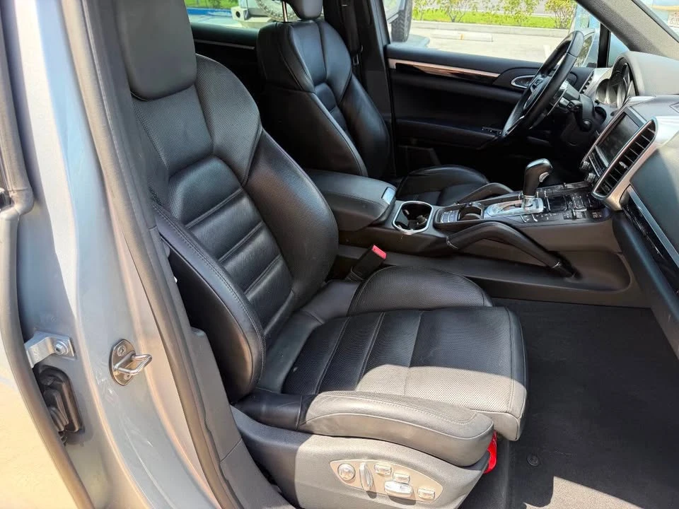 2016 Porsche 958 Cayenne - Image 15 of 20